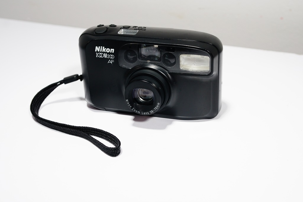 Retro Aparat Fotograficzny Nikon Zoom 200 AF