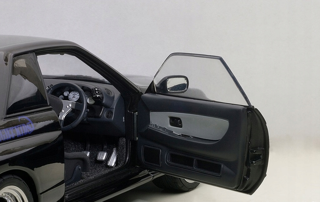 AUTOART NISSAN SKYLINE GT-R (R32) V-SPEC INITIAL D