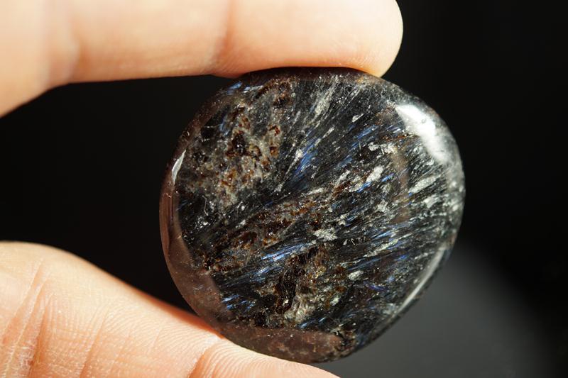 ANTOFYLLIT rzadkość polerowany 15g FINLANDIA*11136