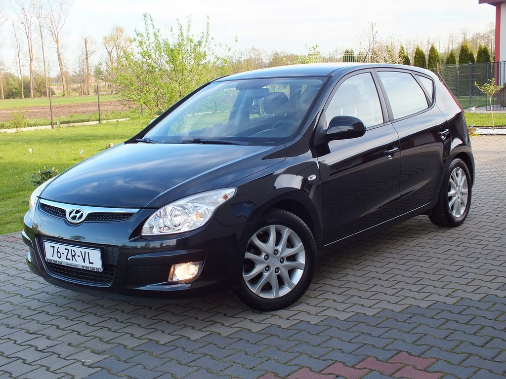 HYUNDAI i30 1.6 BENZYNA NAVI ECC