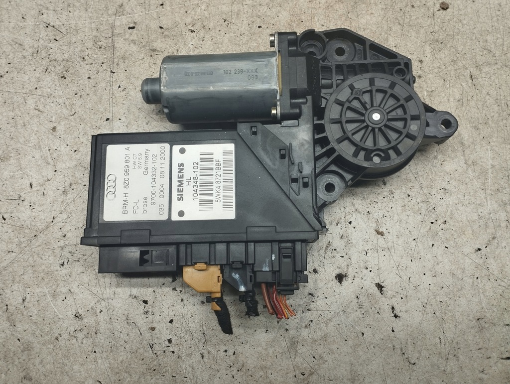AUDI A2 SILNIK PODNOŚNIK SZYBY PRAWY PRZÓD 8Z0959801A