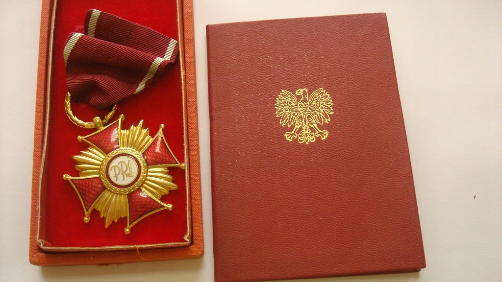 Złoty Krzyż Zasługi + legitymacja + pudełko
