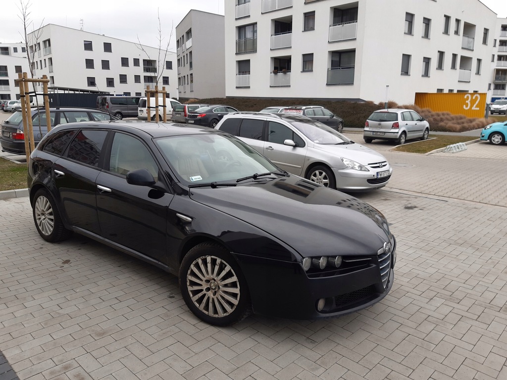 Купить Alfa Romeo 159 SW 2.4 JTDm Отличительная версия: отзывы, фото, характеристики в интерне-магазине Aredi.ru