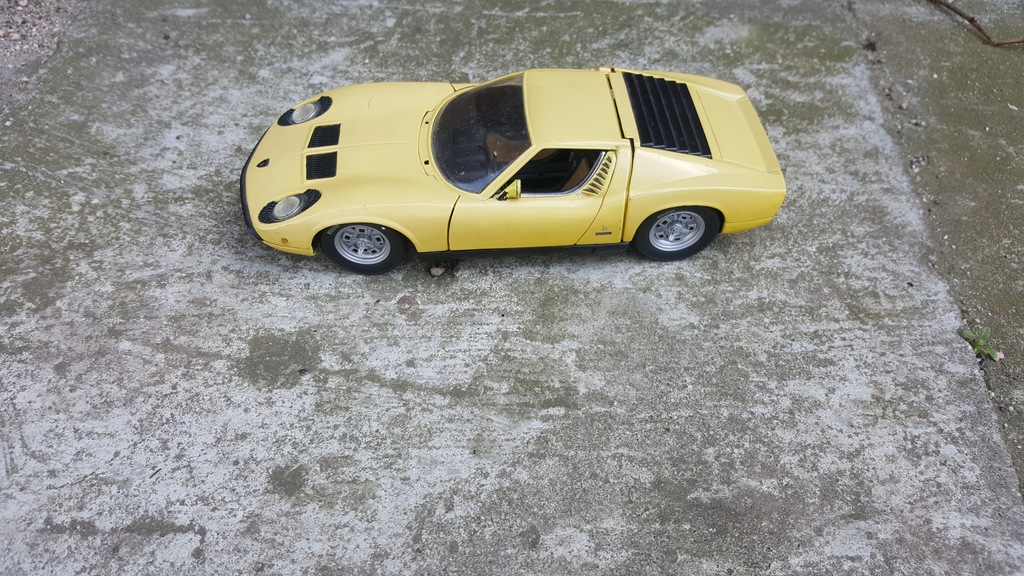 Lamborghini model skala 1:18