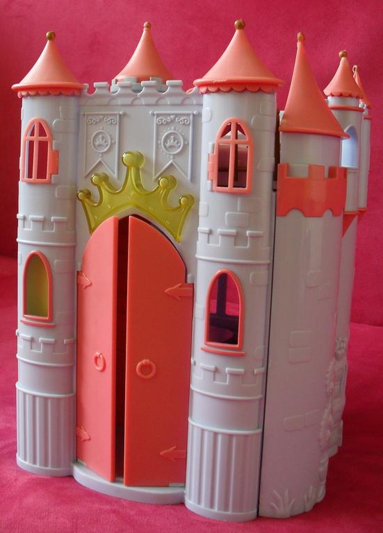 zamek pałac dla lalek