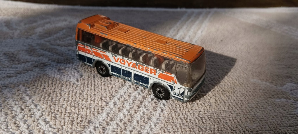 Matchbox Ikarus coach