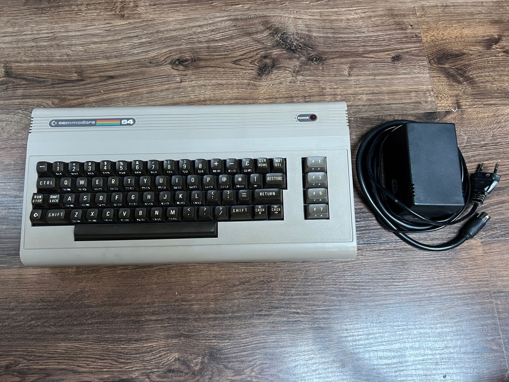Komputer Commodore 64 BREAD BIN, zasilacz, śliczny