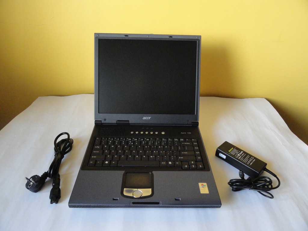 Laptop ACER Aspire 1353LC ZP1 Windows XP Home SP3