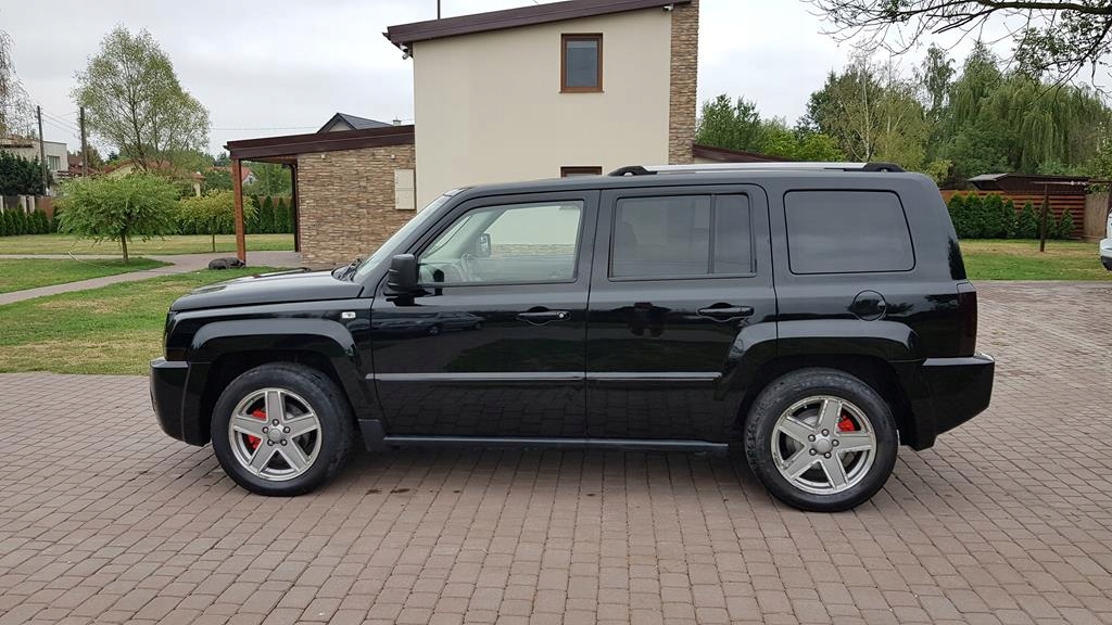 Купить Jeep Patriot 2.4 4x4 DVD кожа *buzz*платный: отзывы, фото, характеристики в интерне-магазине Aredi.ru