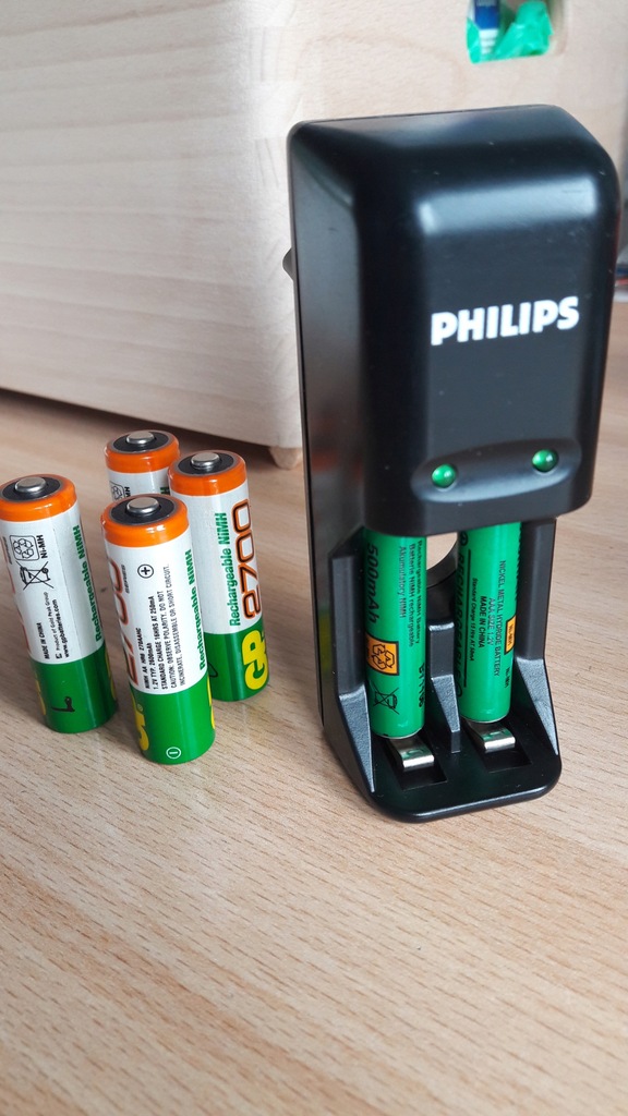 ŁADOWARKA Philips SCB1235 akumulatory gratis