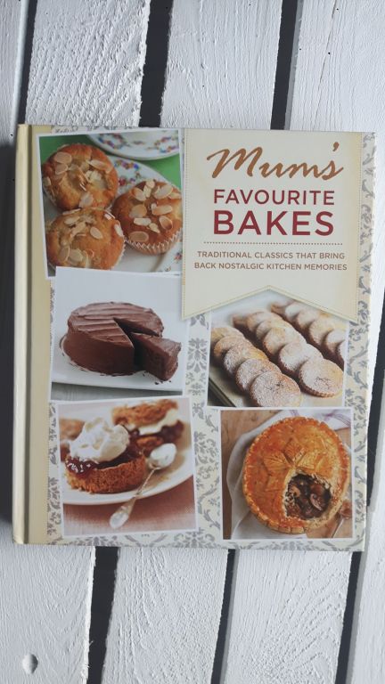 Książka Mum's Favourite Bakes by Jane Birch NOWA