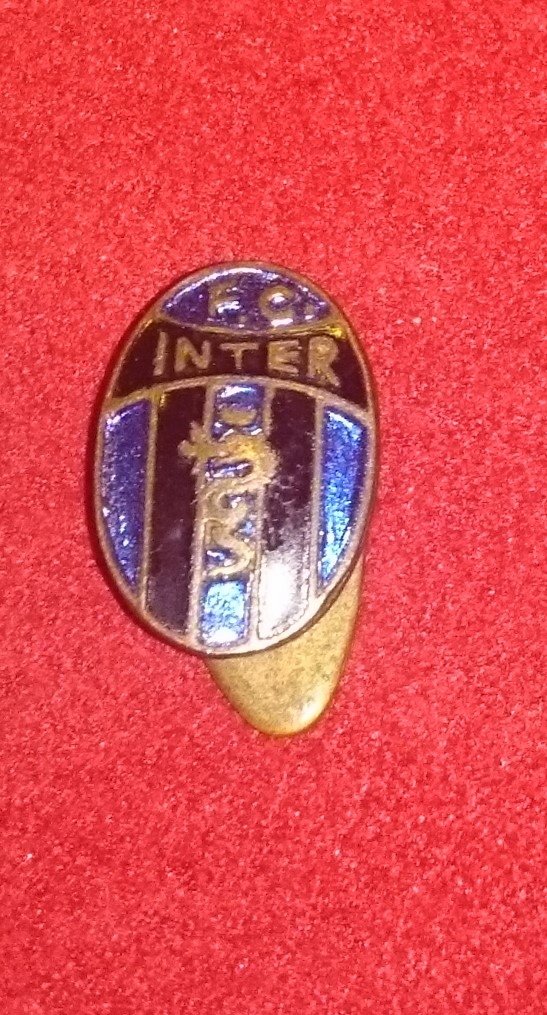 Przedwojenna odznaka - FC Inter Mediolan - Sygnowana- Na kopyto