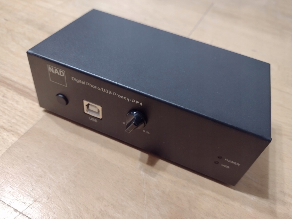NAD PP4 przedwzmacniacz gramofonowy MM MC USB
