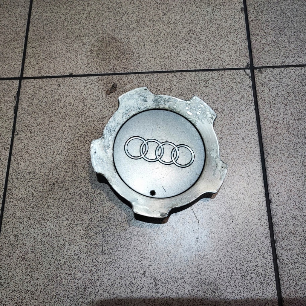 DEKIELEK FELGI ALUMINIOWEJ AUDI A6 C5 ALLROAD USZKODZONY