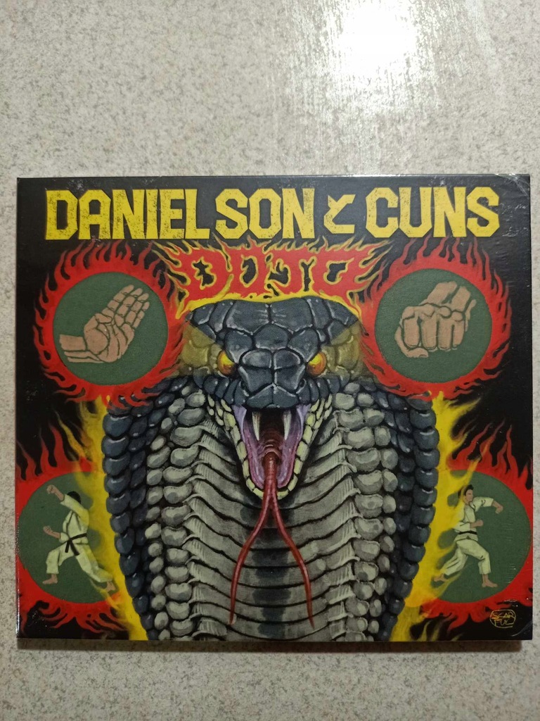 Daniel Son & Cuns - Dojo [FOLIA]