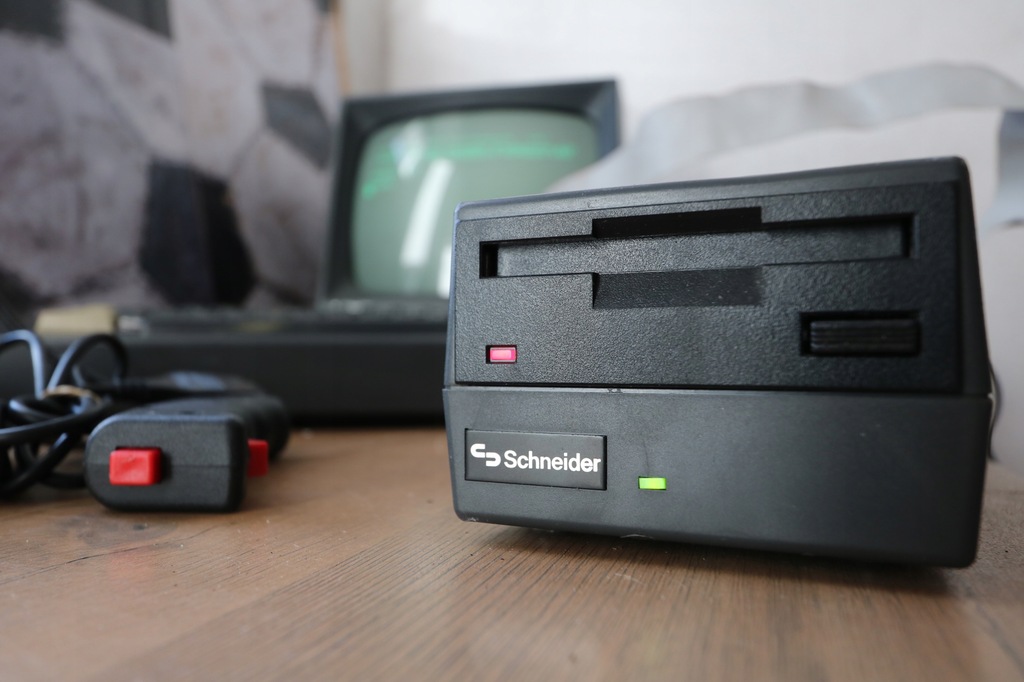 UNIKAT FLOPPY DISC DRIVE SCHNEIDER AMSTARD STACJA DYSKÓW RETRO