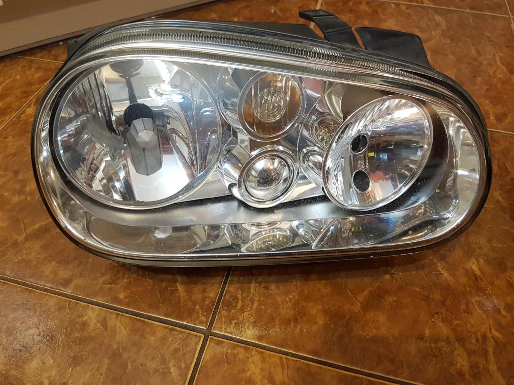 Lampa przednia Golf 4 prawa