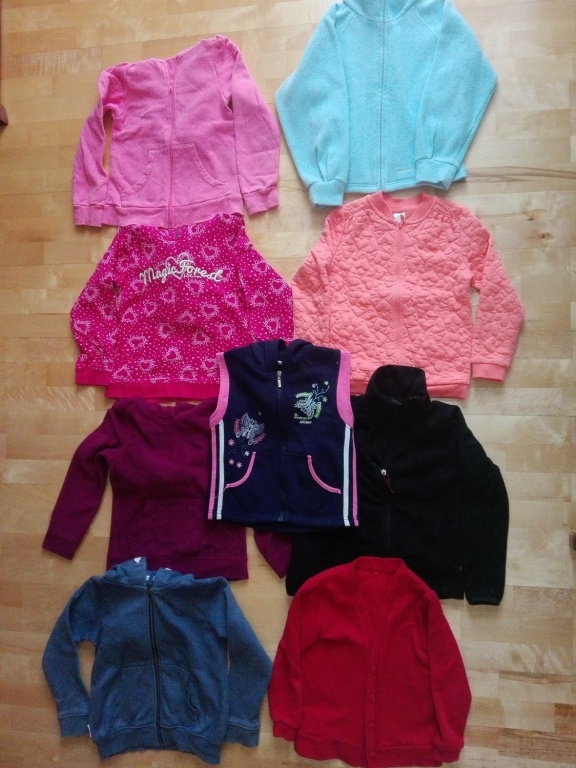 zestaw bluz, sweterek i kamizelka dla dziewczynki