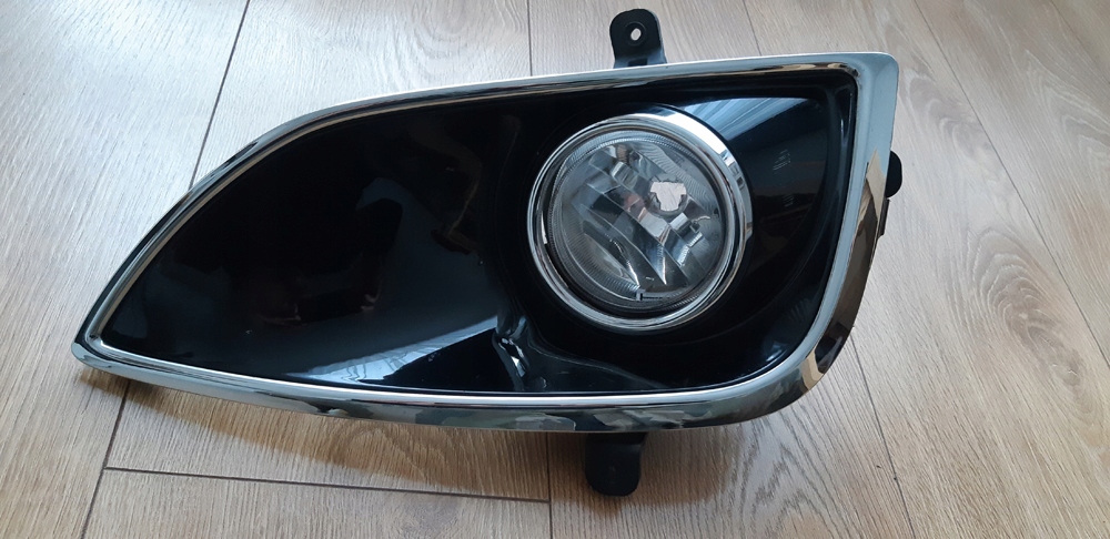 Hyundai ix35 09-15 kratka halogen zaślepka prawa