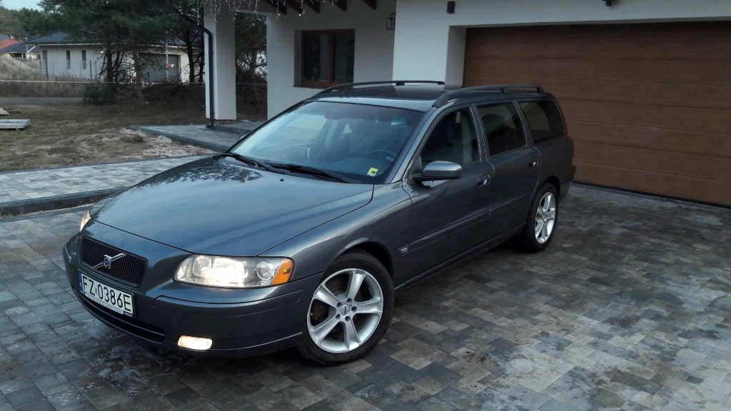 VOLVO V70 II lift 2.4 D5
