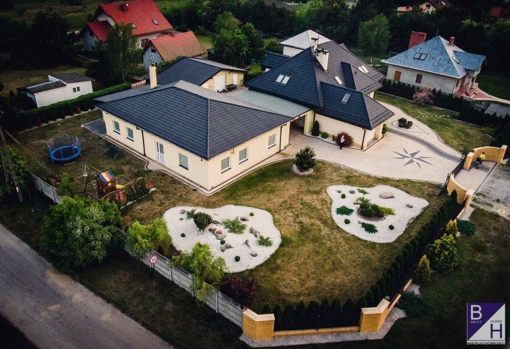 Dom, Strumiany, Burzenin (gm.), 219 m²
