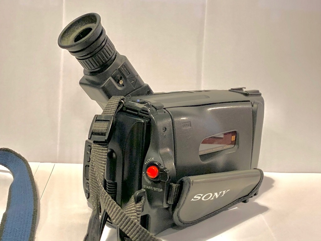 Купить Видеокамера SONY Handycam CCD-TRV24E Hi8 + БЕСПЛАТНО: отзывы, фото, характеристики в интерне-магазине Aredi.ru