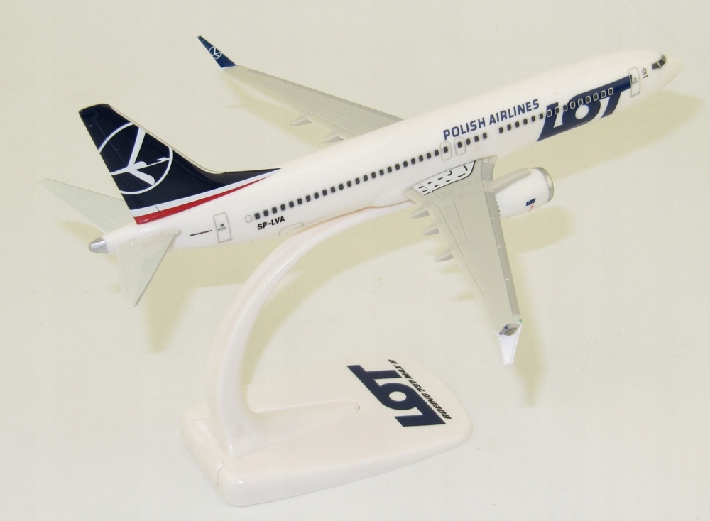 Купить Модель самолета Boeing 737MAX8 LOT SP-LVD 1:200: отзывы, фото, характеристики в интерне-магазине Aredi.ru