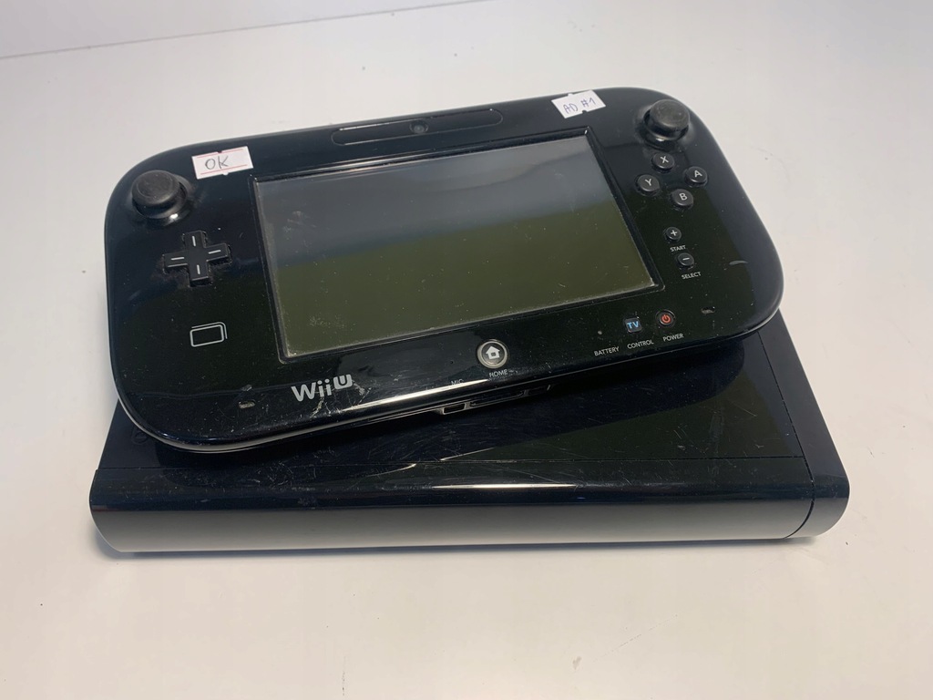 Konsola Nintendo Wii U + Kontroler #1