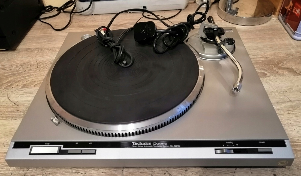 Gramofon Technics SL-Q202