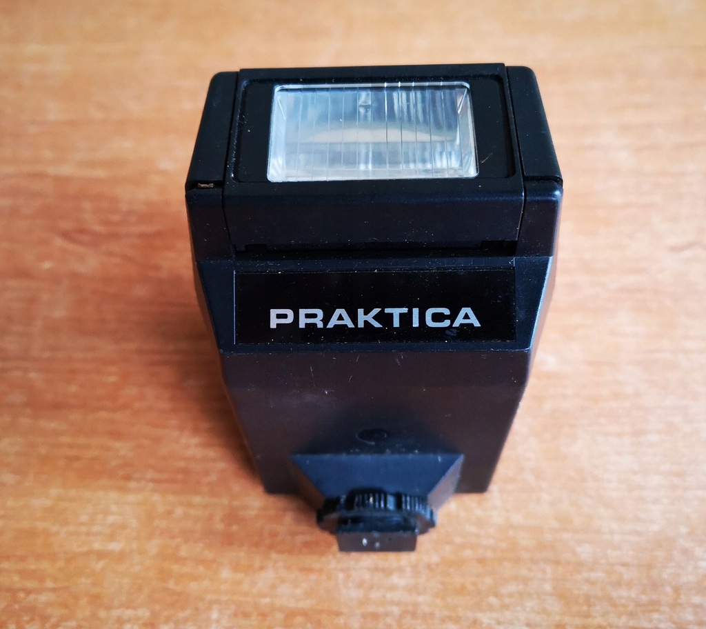 LAMPA błyskowa PRAKTICA B220 DDR