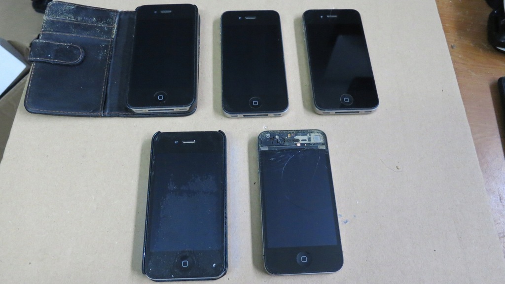 Mix smartonów Iphone 4 A1332/ 4S A1387 5 sztuk