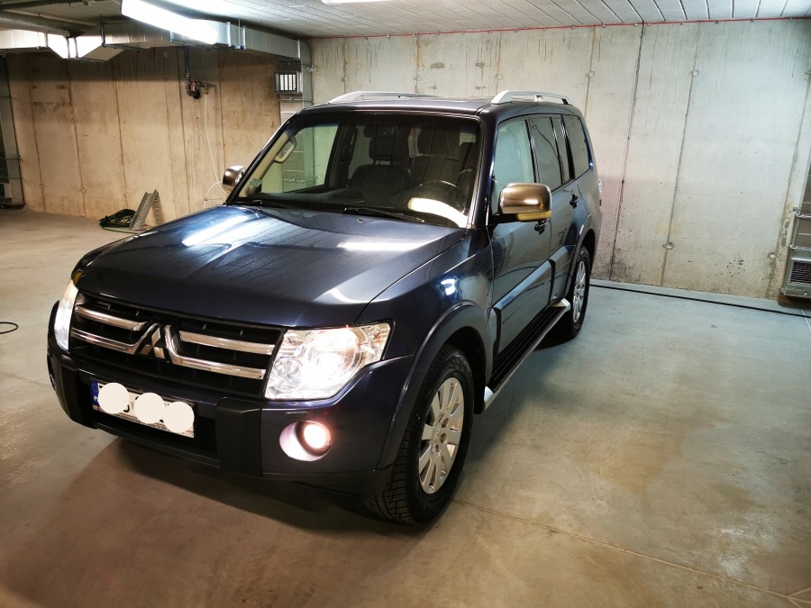 Mitsubishi Pajero 4x4 INTENSE + Rockford