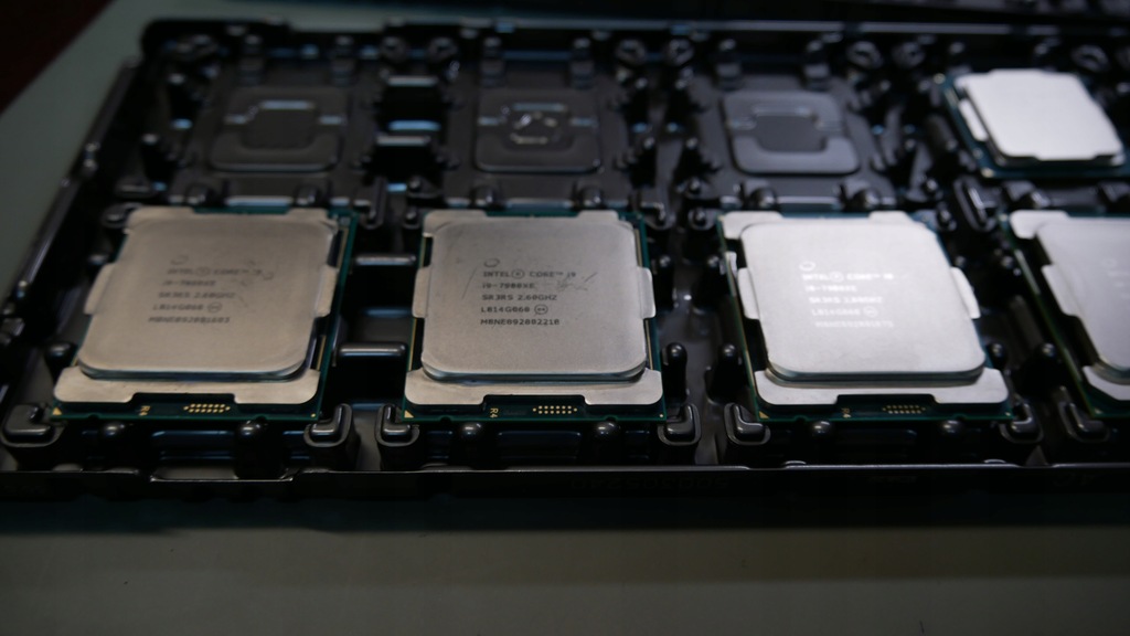 Купить Процессор Intel Core i9-7980XE Extreme Edition 18C: отзывы, фото, характеристики в интерне-магазине Aredi.ru