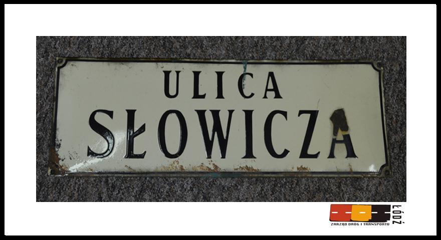 stara tablica oznakowania ulicy Słowicza