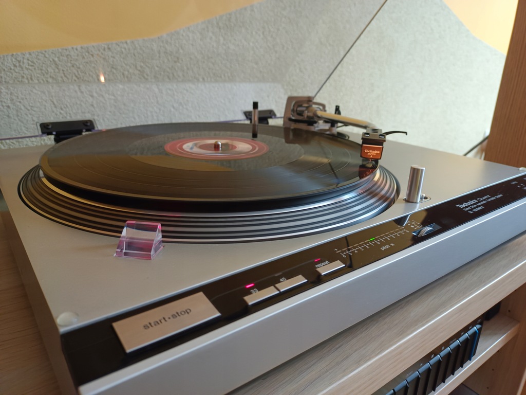 Gramofon Technics SL-1600 MK2