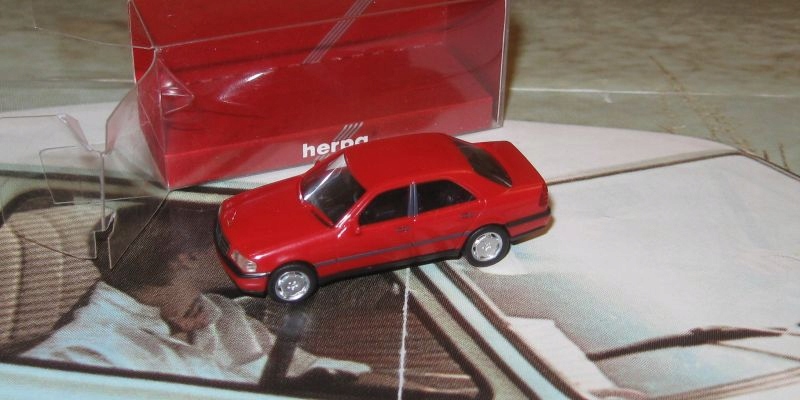 Mercedes C-Klasse W202 * Herpa