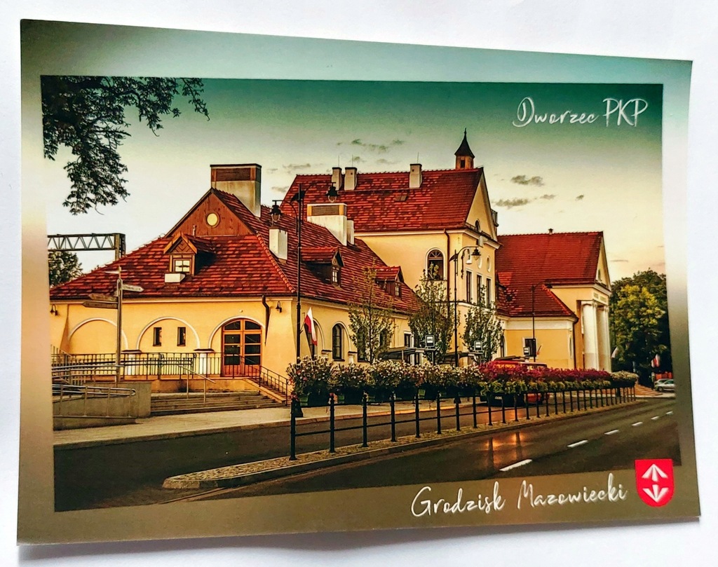 GRODZISK MAZOWIECKI: DWORZEC PKP |HERB| POCZTÓWKA