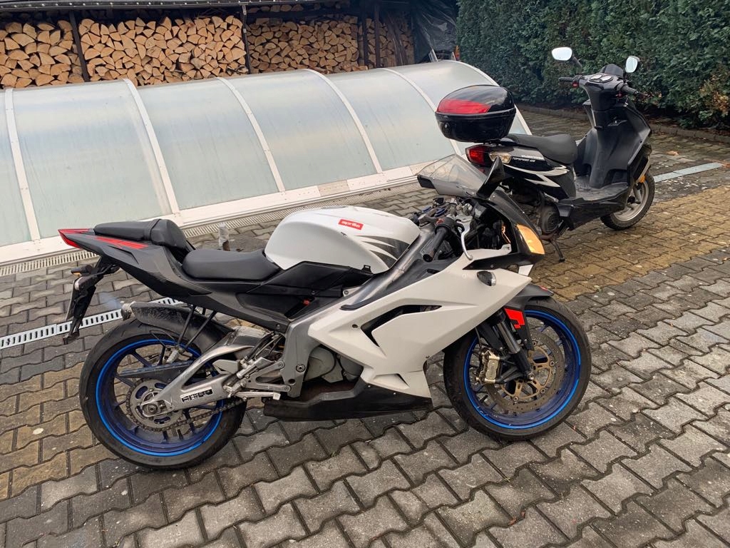 Aprilia Rs 125 nie (xt,sr,yzf,cbr,nsr)