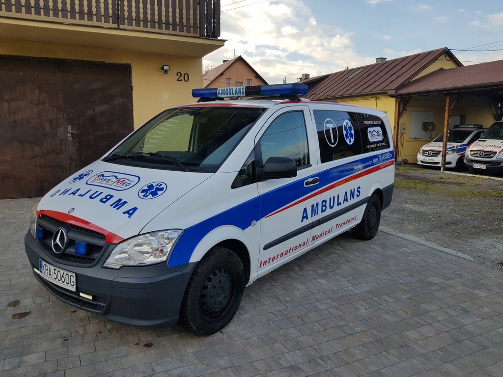 Ambulans karetka Mercedes Benz Vito W639 z noszami