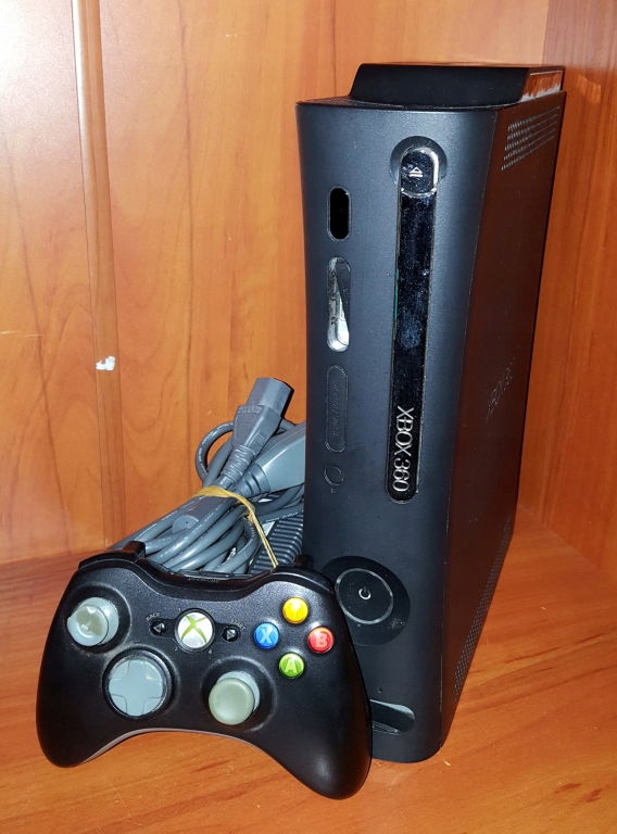 KONSOLA XBOX360 120GB + PAD + ZASILACZ