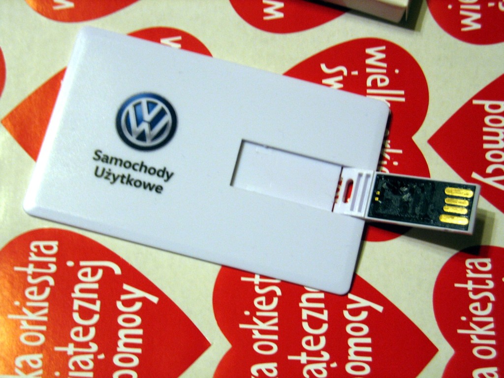 VOLKSWAGEN niezwykły PENDRIVE jak karta kredytywa