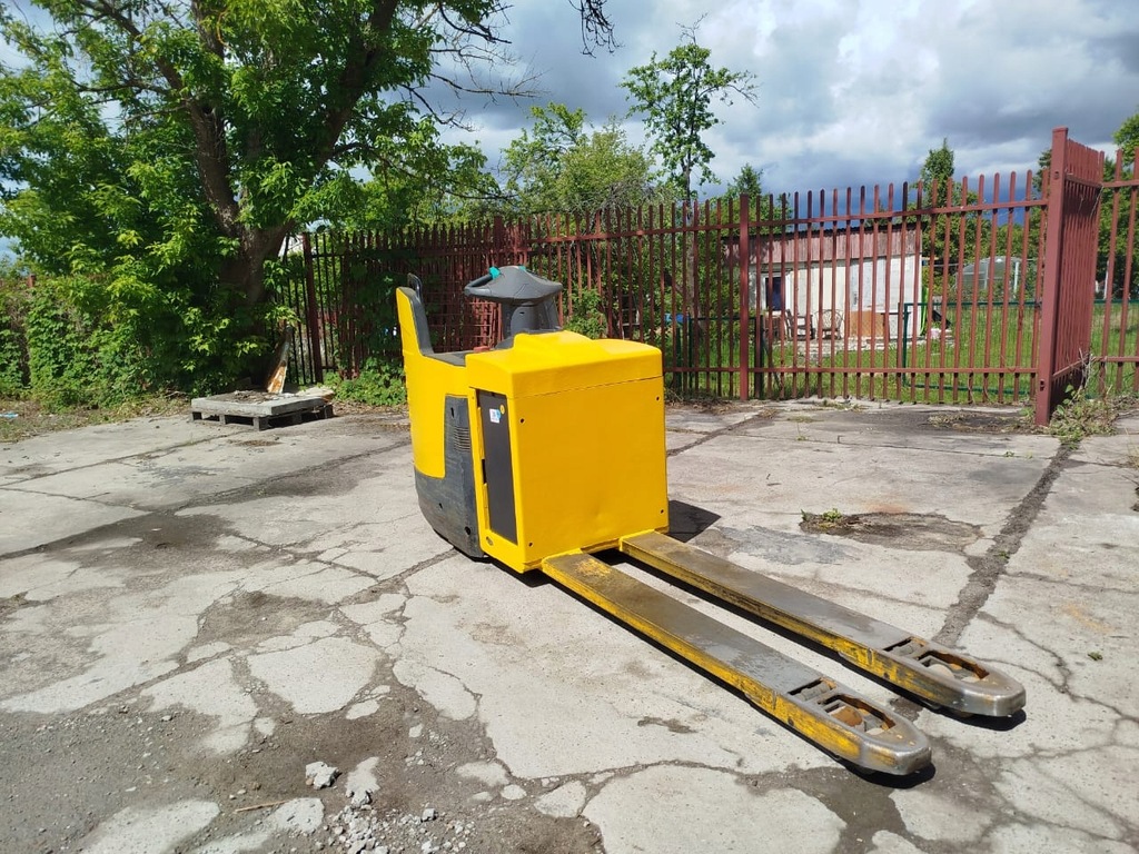 Wózek z platformą operatora Elektryczny Jungheinrich ERE 225-160 Bat 2021