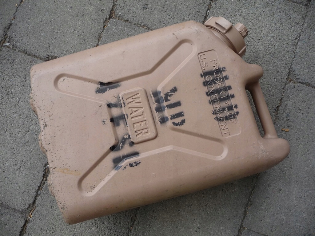 KANISTER NA WODĘ BENZYNĘ JERRY CAN 20L US ARMY USA