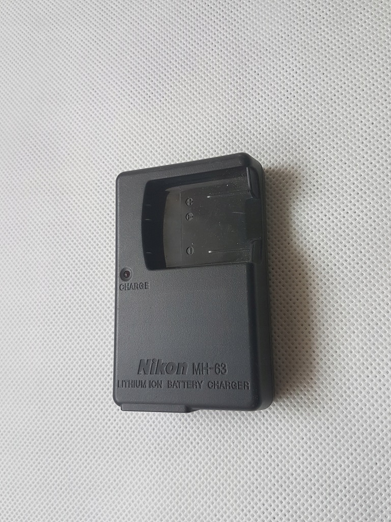 Ładowarka Nikon MH-63