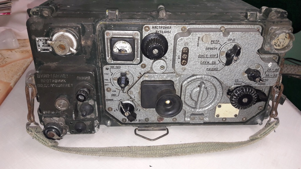 Radiostacja R-107 plus antena mikrotelefon