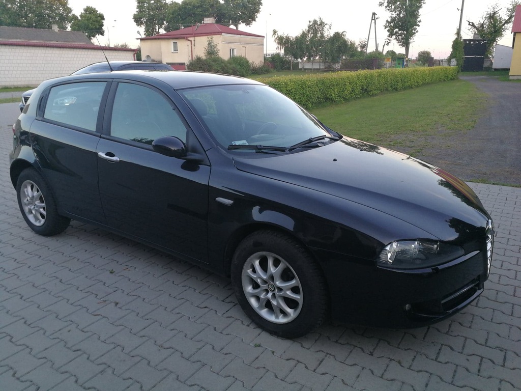 Купить ALFA ROMEO 147 (937_) 1.6 16V T.SPARK 120 л.с.: отзывы, фото, характеристики в интерне-магазине Aredi.ru