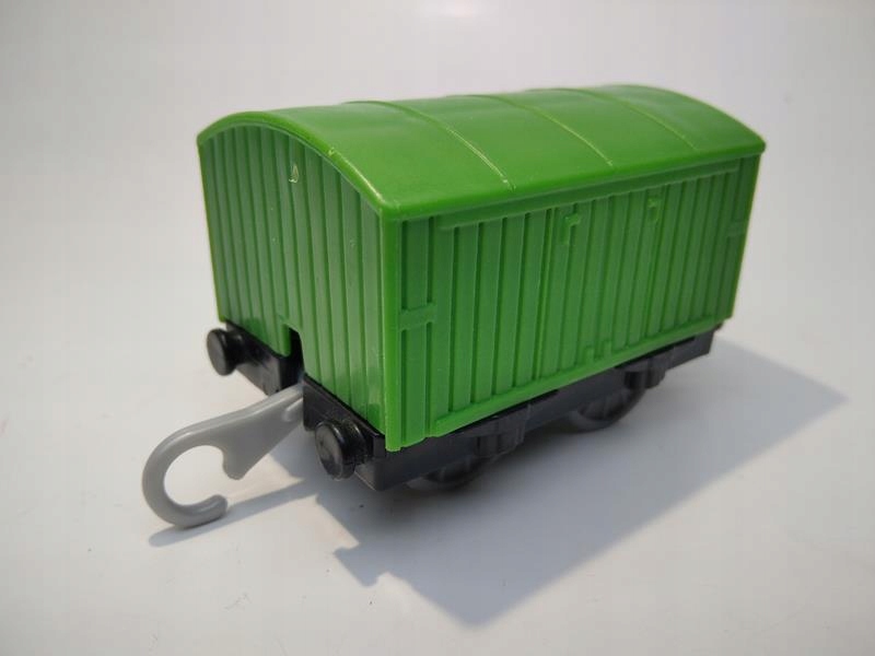 Tomek wagon towarowy kryty zielony Trackmaster