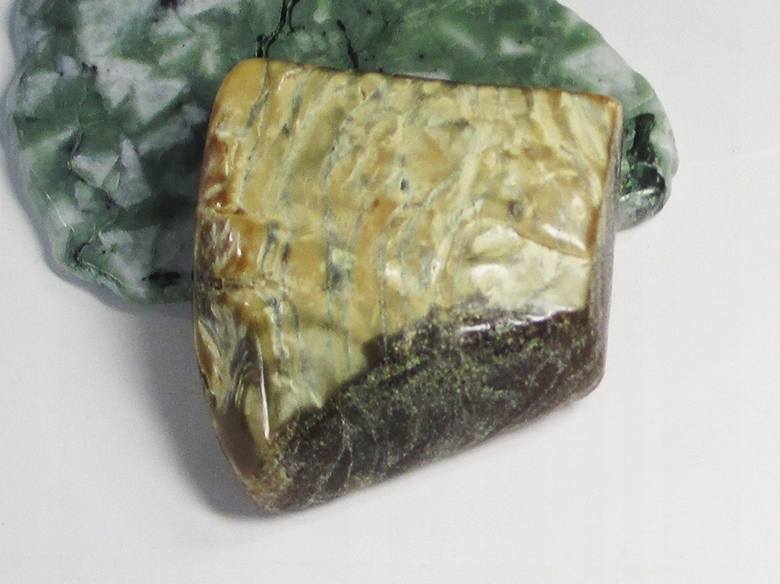Bursztyn poler - Mat Sumatra 26 gr