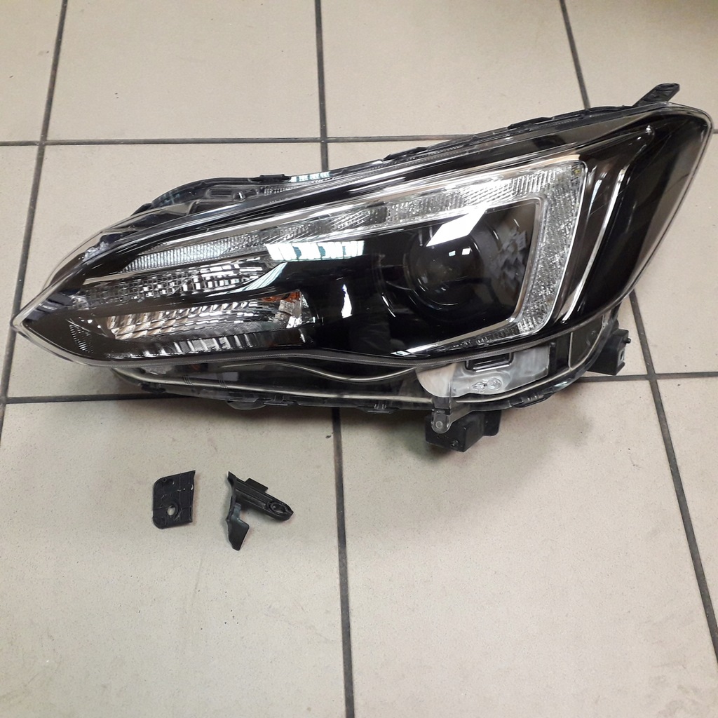 SUBARU IMPREZA 17 LAMPA LEWA PRZEDNIA FULL LED