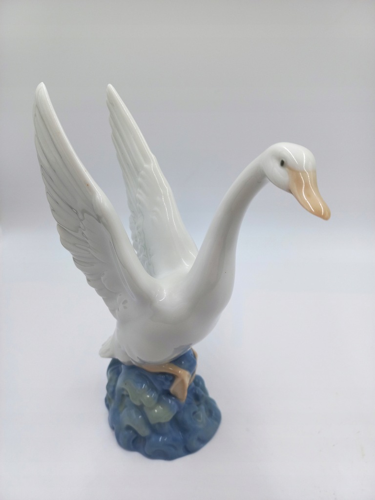 FIGURKA PORCELANA ŁABĘDŹ NAO by LLADRO DAISA SPAIN 21 cm URZCZERBIONA